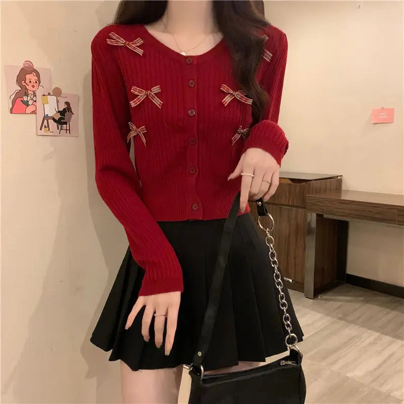 Sweet Bow Knitted Long Sleeved T-Shirt for Women with a Niche Design Slim and Unique Temperament Small Shirt Top